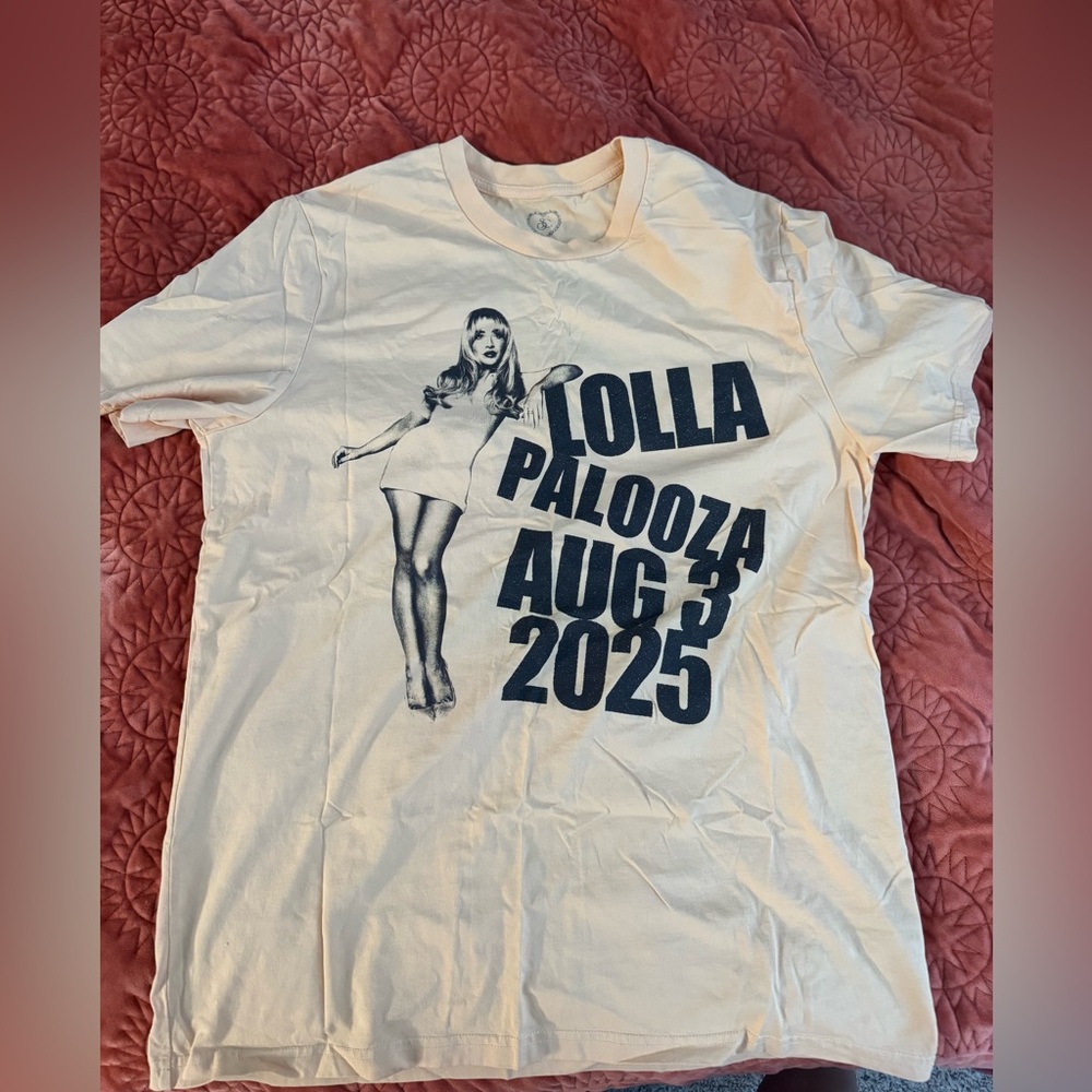 Sabrina Carpenter Lollapalooza Exclusive T-Shirt